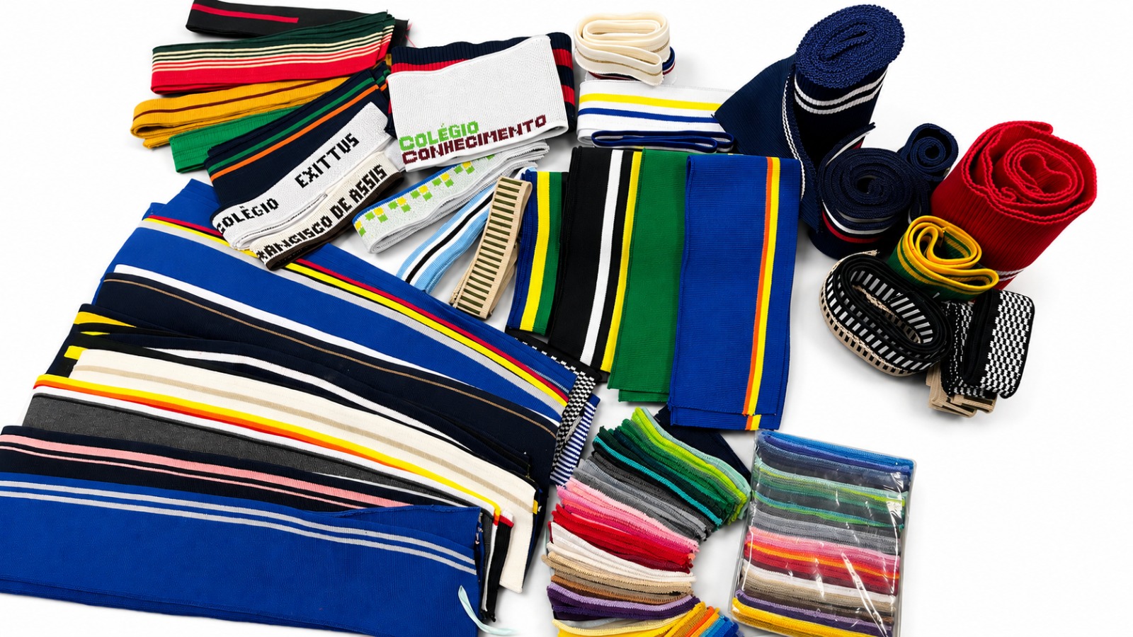 Mostruário de golas, punhos e barras personalizados em cores e listras variadas